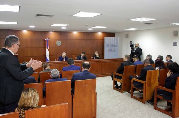 Ministro Eugenio Jiménez Rolón se reunió con representantes de gremios de abogados de Central