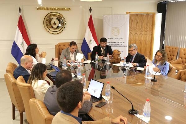 Tren de Cercanías entra en fase clave con llegada de técnicos emiratíes y definición del primer tram - 5Días