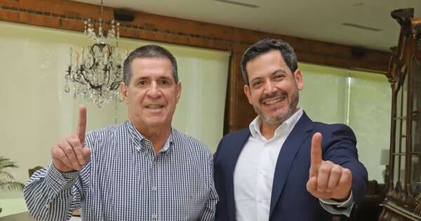 La Nación / Cartes y Latorre analizaron los temas legislativos y partidarios