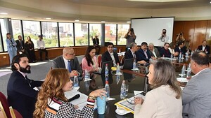 Deuda histórica del Estado con las farmacéuticas es USD 960 millones