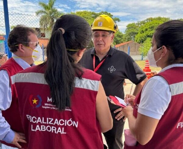 Popular / Trabajadores podrán ser inscriptos automáticamente a IPS