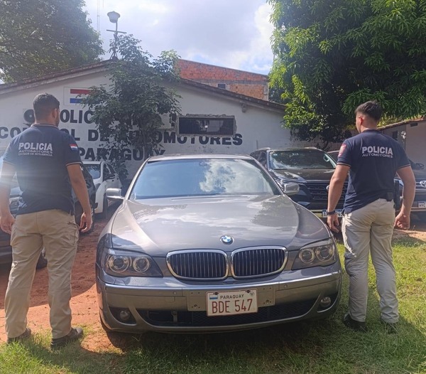 Allanamiento en Lambaré: incautan vehículos de alta gama y evidencias en caso de estafa y clonación