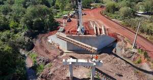 La Nación / Avanza la ruta de la banana y puente del Lote 2 empieza a tomar forma