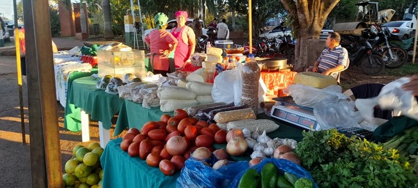 Productores locales fortalecen la economía en feria semanal de Cambyretá