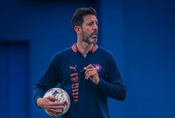 Cerro Porteño anuncia salida de Jorge Bava