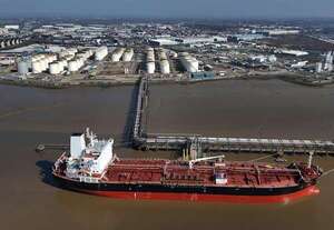 AUDIO: Conflicto en Medio Oriente: “La duración del conflicto es lo que está colocando en riesgo el abastecimiento de combustibles”, según experto en energía - La Primera Mañana - ABC Color