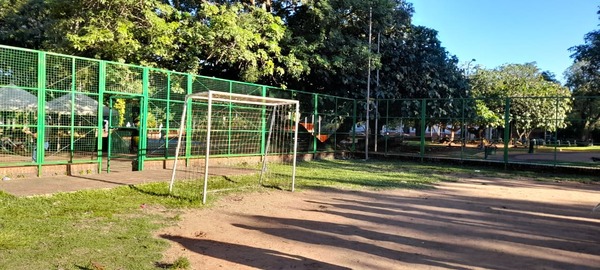 Encarnación proyecta la renovación total de la cancha en la Plaza de Armas