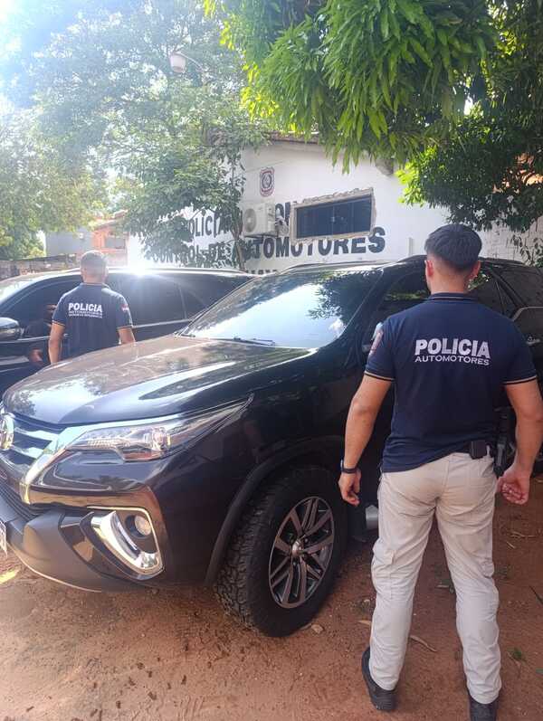 Popular / Buscan a líder de esquema que estafó a más de 100 personas, mediante venta de autos robados