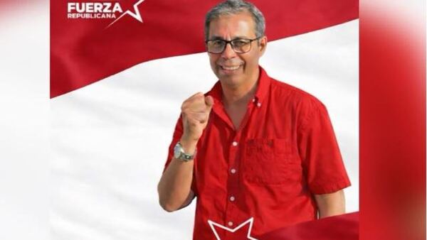 Candidato denuncia hackeo luego de foto viral de su “asunto”