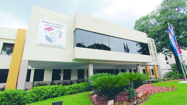 Camilo Pérez es el precandidato con más fondos de campaña con G. 2.500 millones