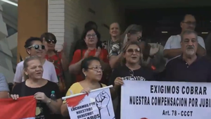 Jubilados de Copaco se vuelven a manifestar por falta de pago de beneficios