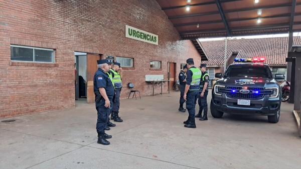 Hombre recibe corte profundo con arma blanca y llega al hospital manejando su motocicleta