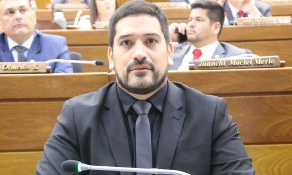 Espínola lamenta haber impulsado candidatura de Peña y asegura que prioriza el dinero sobre la ANR - OviedoPress