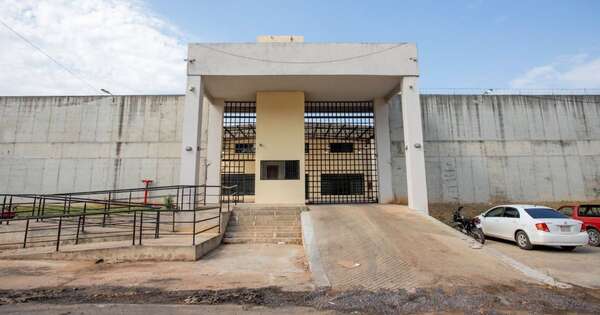 Diario HOY | Reclusas del COMPLE protestaron ante restricciones para ingreso de alimentos