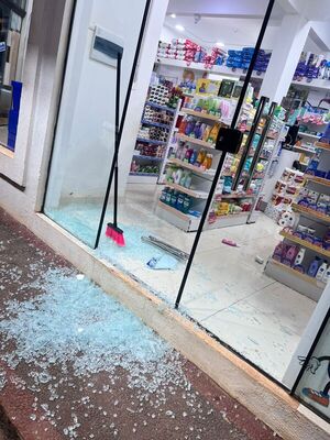 Asaltan farmacia, llevan adelgazantes y recuperan mediante GPS