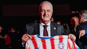Gustavo Alfaro: "Tenemos jugadores que van a cuidarla y dignificarla"