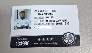 Felipe Melo recibió su carnet de socio olimpista