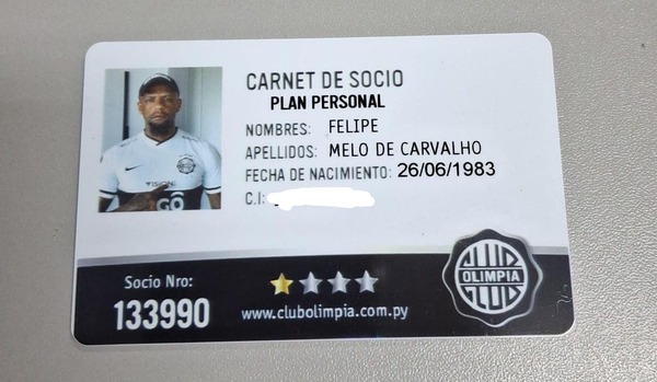 Felipe Melo recibió su carnet de socio olimpista