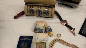 Capo narco tenía colección de relojes de marca, joyas en oro de 24 kilates y un cuadro de sus ídolos
