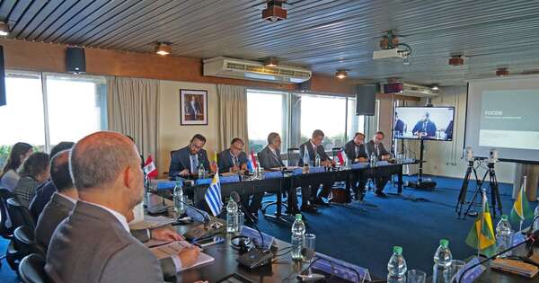 La Nación / Paraguay impulsa el Corredor Bioceánico en encuentro regional de infraestructura en Montevideo