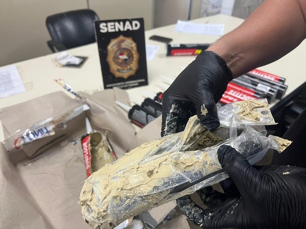 SENAD intercepta marihuana vip oculta en pegamentos durante controles