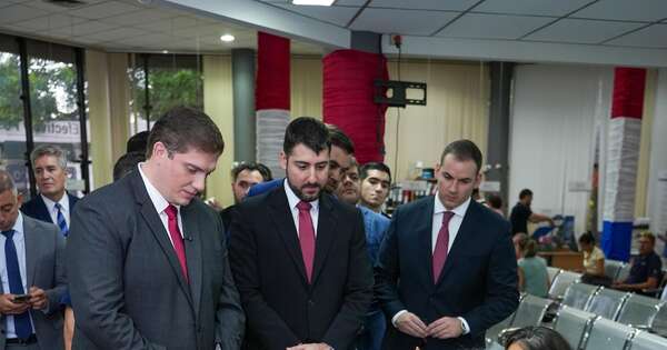 La Nación / Ministro Nicora fiscalizó avances en la modernización del Registro Civil