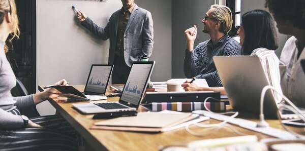 UIP advierte que intervenir reservas “profundizará los desequilibrios” económicos - Economía - ABC Color