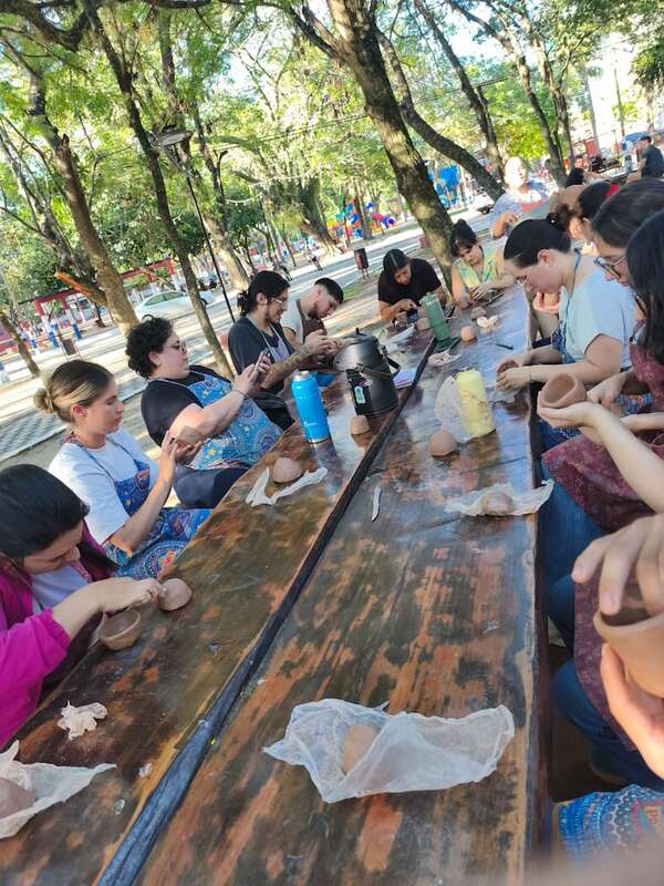 “Ñande Yvy”: ceramistas hacen gira nacional para enseñar el arte y conectar con la tierra - Artes Plásticas - ABC Color