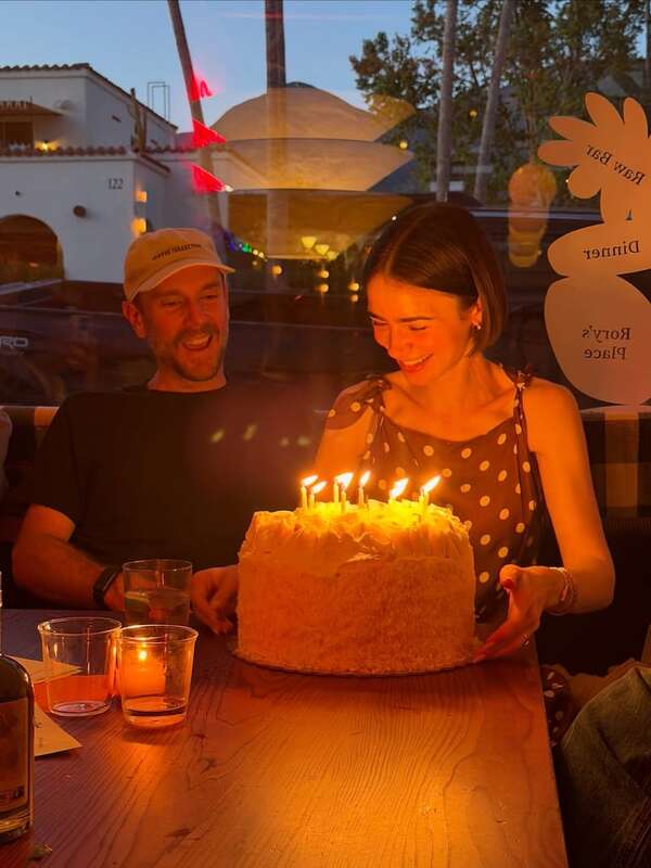 Lily Collins cumplió 37 y la celebración fue a pura familia - Gente - ABC Color