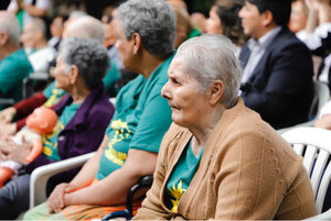 Incluyen a todos los adultos mayores de 69 años al programa de pensión