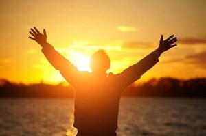 Felicidad global: nórdicos lideran y los jóvenes padecen