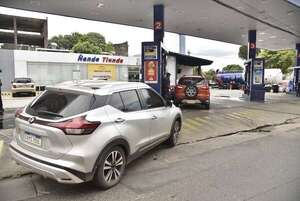 ¿Por qué aumentan los combustibles?: El gasoíl, que mueve la economía, ya subió 28% en dos semanas - Economía - ABC Color