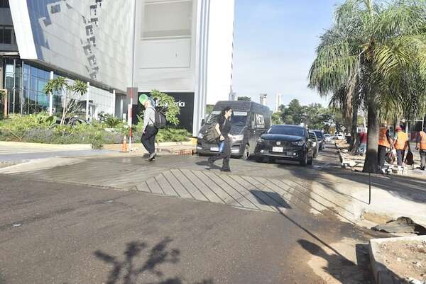 Santa Teresa: obras de mitigación generan más caos vehicular, denuncia concejal - Nacionales - ABC Color