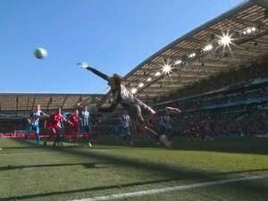 Video: El arquero de Liverpool evitó un golazo de Diego Gómez - Fútbol Internacional - ABC Color