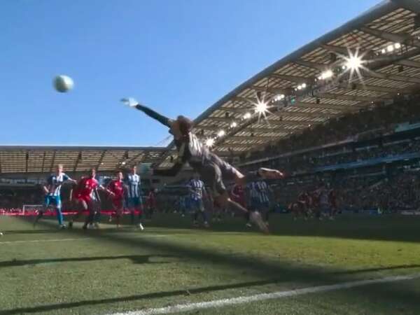 Video: El arquero de Liverpool evitó un golazo de Diego Gómez - Fútbol Internacional - ABC Color