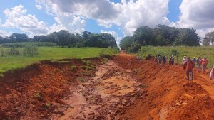 Más de 10.000 pobladores aislados en Liberación y niños sin clases por caminos destruidos tras temporal