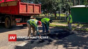 AVANZAN TRABAJOS DE BACHEO EN BARRIOS DE CARMEN DEL PARANÁ