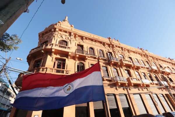 Déficit fiscal alcanza 0,5% del PIB al segundo mes del año