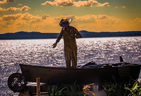 “Pedro canoero”, nuevo atractivo turístico en el lago Ypacaraí