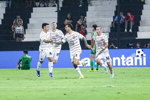 Cerro Porteño venció “a lo ciclón” a Libertad