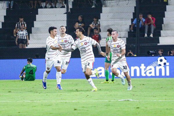 Cerro Porteño venció “a lo ciclón” a Libertad