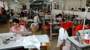 Informalidad alcanza 61,4% en mujeres y evidencia brechas en el Paraguay - Economía - ABC Color