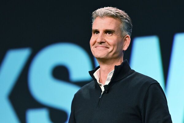 Josh D’Amaro toma las riendas de Disney con retos en streaming y presión de inversores - 5Días