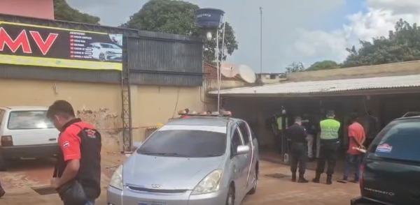 Un hombre fue acribillado a tiros en el interior de un lavadero