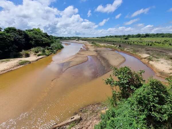 A pesar de las lluvias, continúa la crisis hídrica en Yabebyry - Nacionales - ABC Color