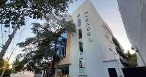 La Nación / Aneaes cuestiona procedimiento de habilitación de carreras de medicina