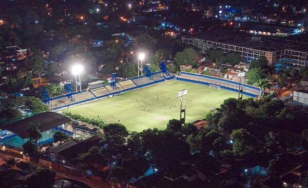 Apertura #12: De un estadio a otro, caminando - Fútbol - ABC Color