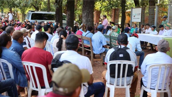 Pobladores de la Finca 13 avanzan en gestiones para la titulación de tierras