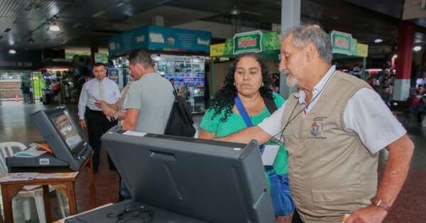 La Nación / TSJE despliega 1.800 máquinas de votación para capacitar a electores