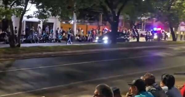 Diario HOY | Tránsito lento sobre Mcal. López por manifestación de adultos mayores